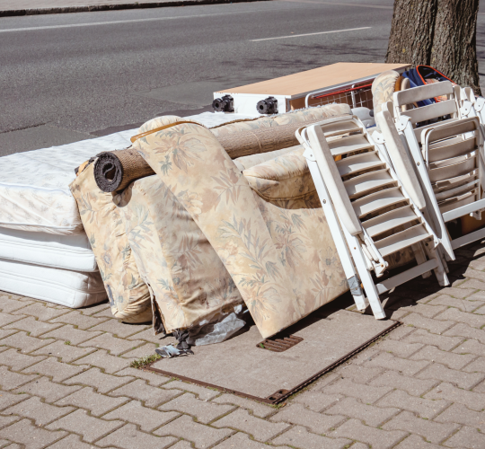 Akmenės rajone prasideda didelių gabaritų atliekų surinkimas apvažiavimo būdu