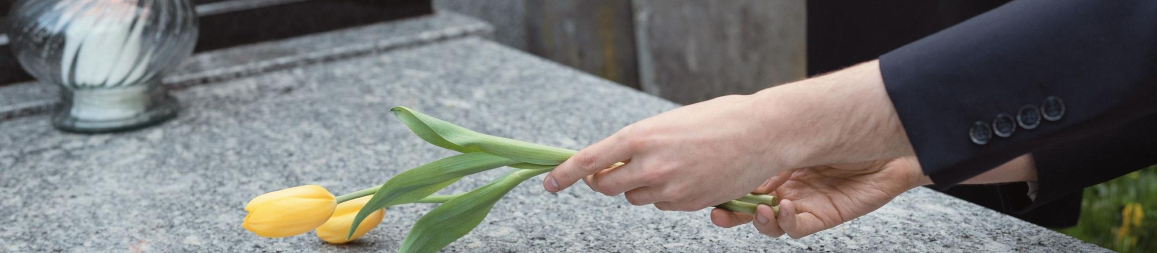 Kapų lankymo įpročiai: laikas atsisakyti plastikinių gėlių