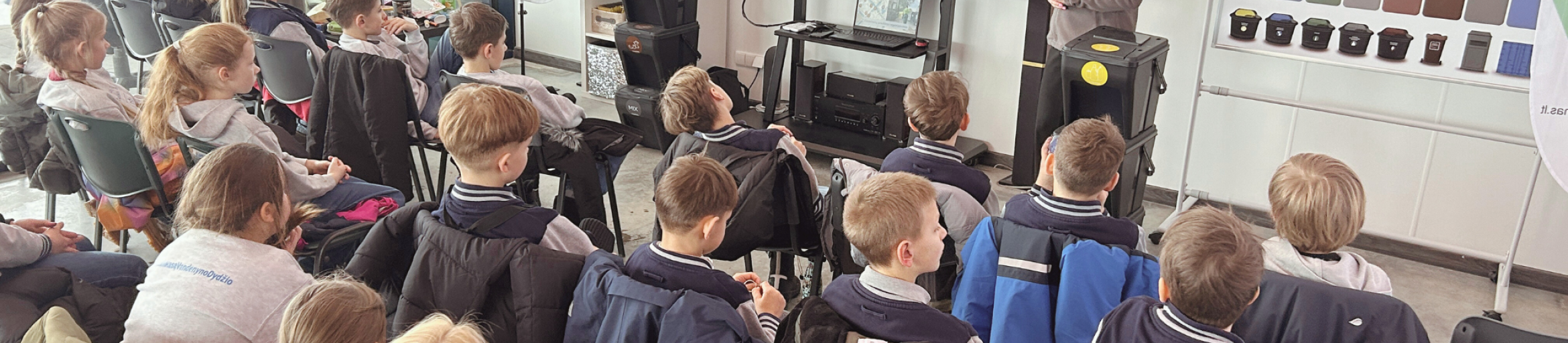 Mokyklų bendruomenės ne tik mokosi rūšiuoti, bet ir prisideda prie socialinių iniciatyvų