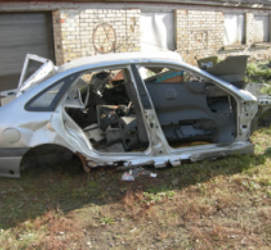 Dėmesys – atliekų tvarkymo taisyklių nesilaikantiems automobilių ardytojams